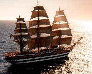 La nave Amerigo Vespucci (foto tourvespucci.it)