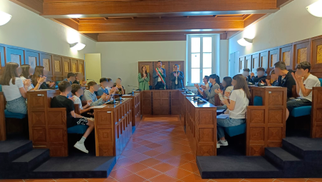 San Mauro Pascoli, il sindaco celebra i campioni di matematica della Terza F