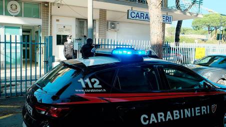 Cattolica, furto in palestra e spaccio di droga: arrestato un 19enne e denunce per i due ladri